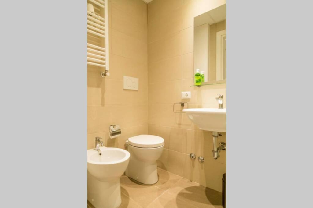 Casa Alessandra Colosseo Рим Екстериор снимка